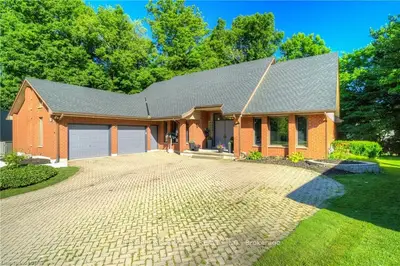 56 BIRCHMOUNT Walk, London South, ON N6K 4K5