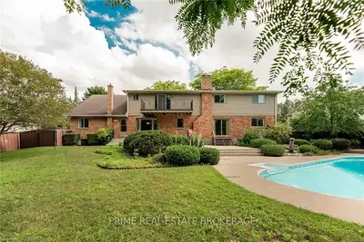 42 SCOTTSDALE Street, London South, ON N6P 1C7
