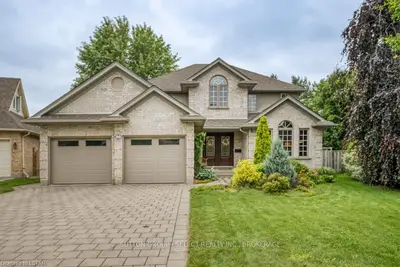 80 PINEBROOK Court, London North, ON N5X 4C6