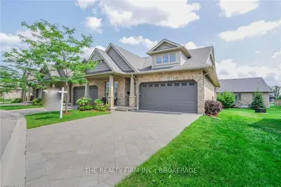 2250 BUROAK Drive 5, London North, ON N6G 0N7
