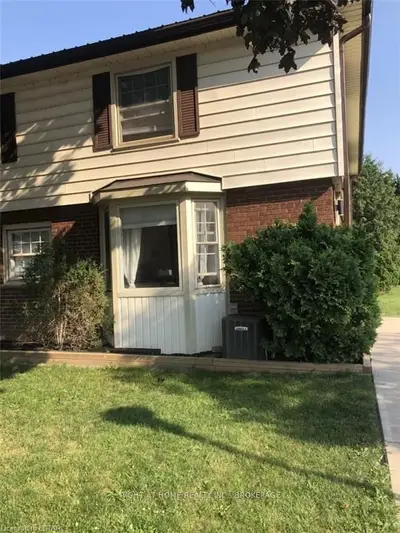 20 ARBOUR GLEN Crescent, London East, ON N5Y 1Z9