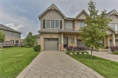 1916 CEDARHOLLOW Boulevard, London North, ON N5X 0K3