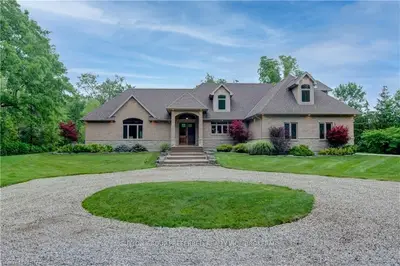 2576 SUNNINGDALE Road W, London North, ON N6H 5L2