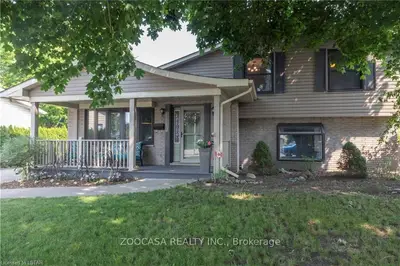1119 ARLINGTON Court, Sarnia, ON N7S 3V1