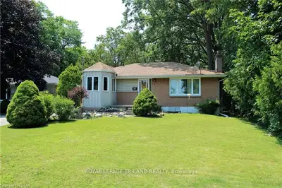 259 Greenwood Avenue, London South, ON N6J 3G5