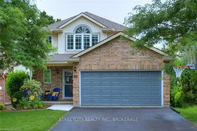 86 Meadowridge Road, London North, ON N6H 5E6