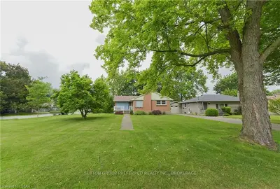 232 MICHAELMAS Street, London East, ON N5Y 1N1