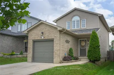 61 CRIMSON Crescent, London East, ON N5W 6G2