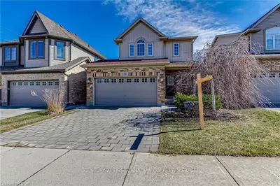 536 LINDISFARNE Road, London North, ON N5X 0B4