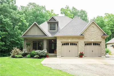 8791 TIMBERWOOD Trail, Lambton Shores, ON N0M 1T0