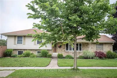 1040 GUILDWOOD Boulevard, London North, ON N6H 4G5