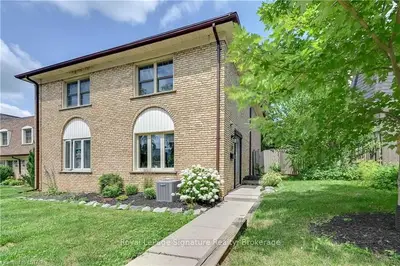 1136 GUILDWOOD Boulevard, London North, ON N6H 4G6