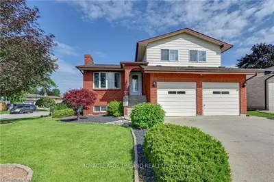 9 SHARPE Drive, Strathroy-Caradoc, ON N7G 3T7