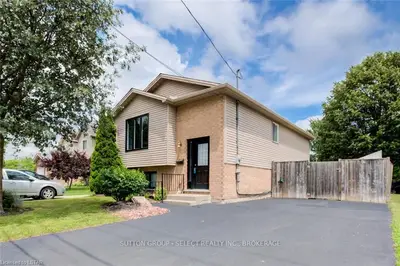 154 CHESLEY Avenue, London East, ON N5Z 5B5