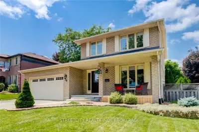38 WHISPERWOOD Crescent, London South, ON N6K 3Z1