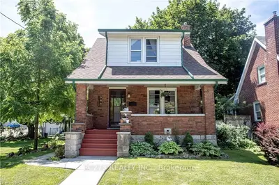 5 ELMWOOD Place, London South, ON N6J 1J3