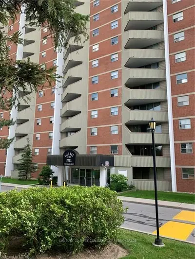1105 JALNA Boulevard 1606, London South, ON N6E 2S9