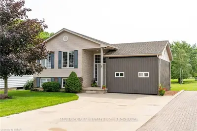 19 KING Street N, South Huron, ON N0M 1M0