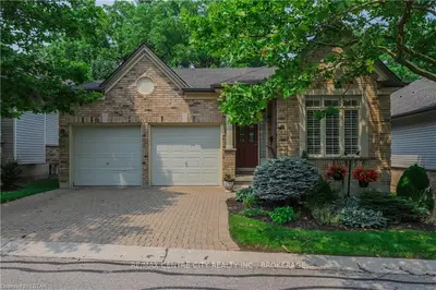 681 COMMISSIONERS Road W 21, London South, ON N6K 4T9