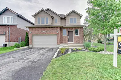 2206 WICKERSON Road, London South, ON N6K 0C3