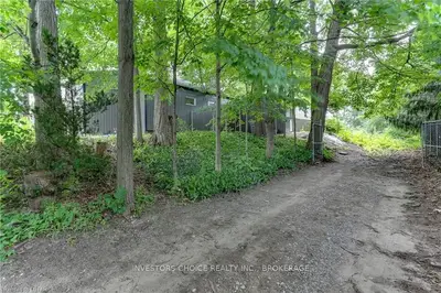 703 THOMAS Street, Strathroy-Caradoc, ON N0L 1W0