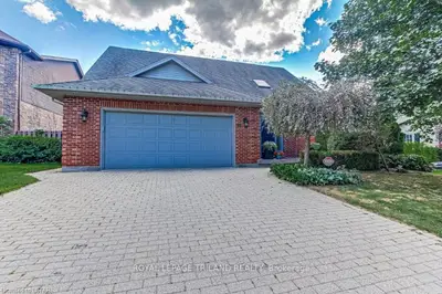 15 RAEBROOK Place, London North, ON N5X 2Z8