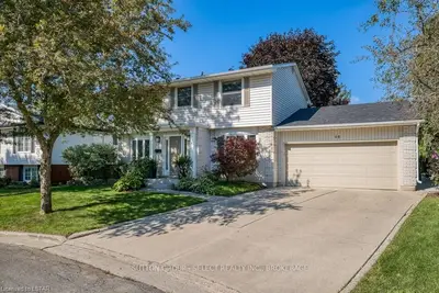 48 LYNNGATE Court, London South, ON N6K 1S4