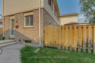 230 CLARKE Road 200, London East, ON N5W 5P8