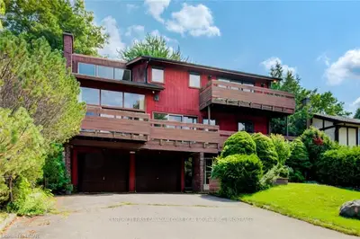 15 CHEVIOT Road, London South, ON N6C 2X6