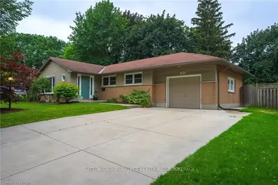 397 LANSING Avenue, London South, ON N6K 2J2