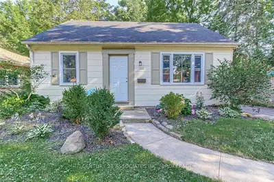133 SHERWOOD Avenue, London East, ON N6A 2E4