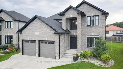 1510 HEALY Lane, London North, ON N6G 5P5