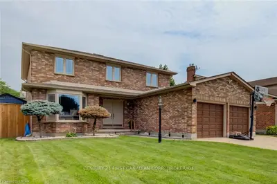 146 PINE VALLEY Drive, London South, ON N6J 4M2