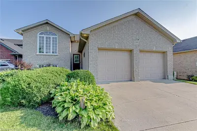 289 DERUITER Drive, Strathroy-Caradoc, ON N7G 4L5