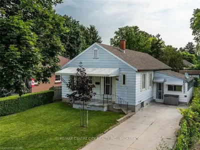 228 STERLING Street, London East, ON N5Y 1Z4