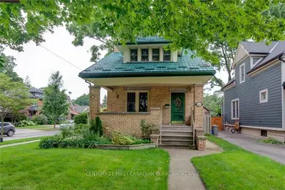 442 CHEAPSIDE Street, London East, ON N5Y 3X2