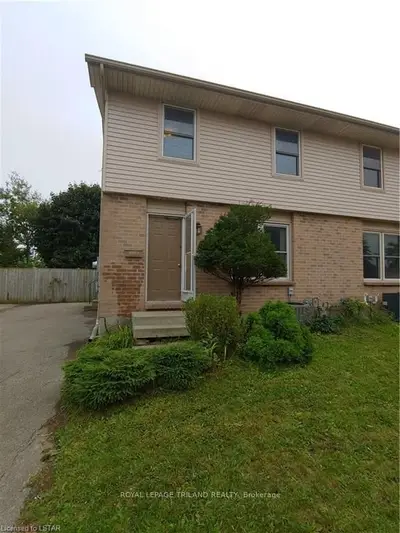 1004 Lawson Road, London North, ON N6G 3M2