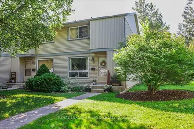 102 MONMORE Road, London North, ON N6G 3B3