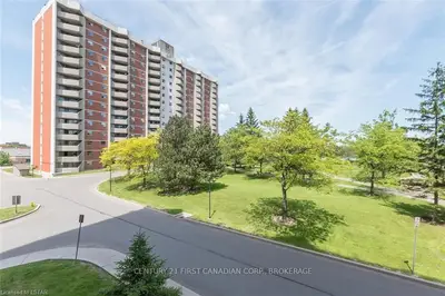 1105 JALNA Boulevard 402, London South, ON N6E 2S9