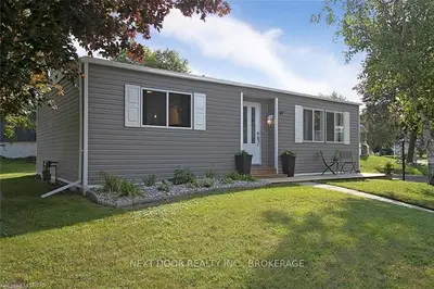 47 PEBBLE BEACH Parkway, South Huron, ON N0M 1T0