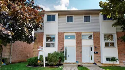 110 DEVERON Crescent 43, London South, ON N5Z 4W7