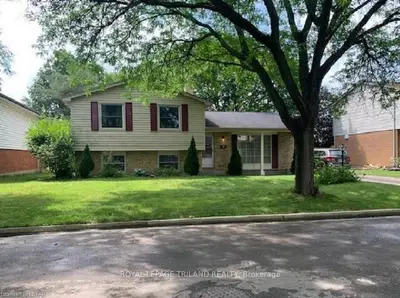 906 FONTAINE Road, London North, ON N6H 4H7