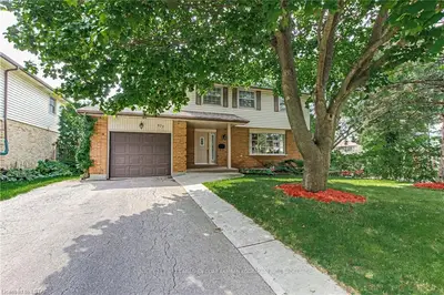 577 STEEPLECHASE Drive, London South, ON N6J 3N9