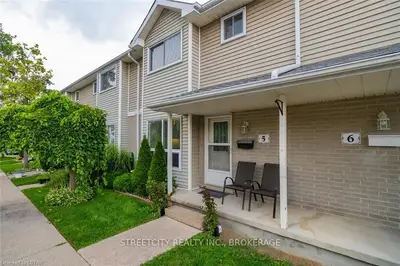 409 THOMPSON Road 5, London South, ON N5Z 4Z1
