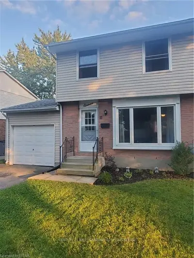 11 ACTON Crescent, London South, ON N6E 1W6