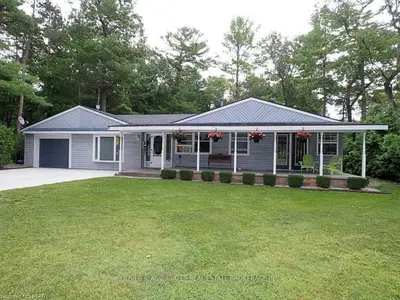 10015 PORT FRANKS ESTATES Drive, Lambton Shores, ON N0M 2L0