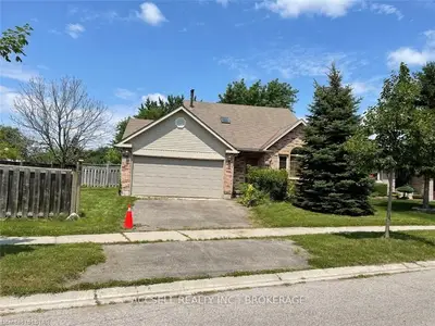 58 ASHLEY Crescent, London South, ON N6E 3P7