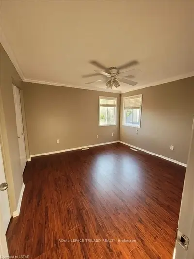 1828 BLOOM Crescent, London North, ON N5X 4N3