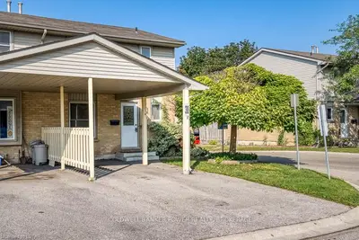 55 ASHLEY Crescent 38, London South, ON N6E 3R9
