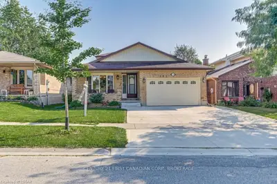 150 Ashley Crescent, London South, ON N6E 3P9
